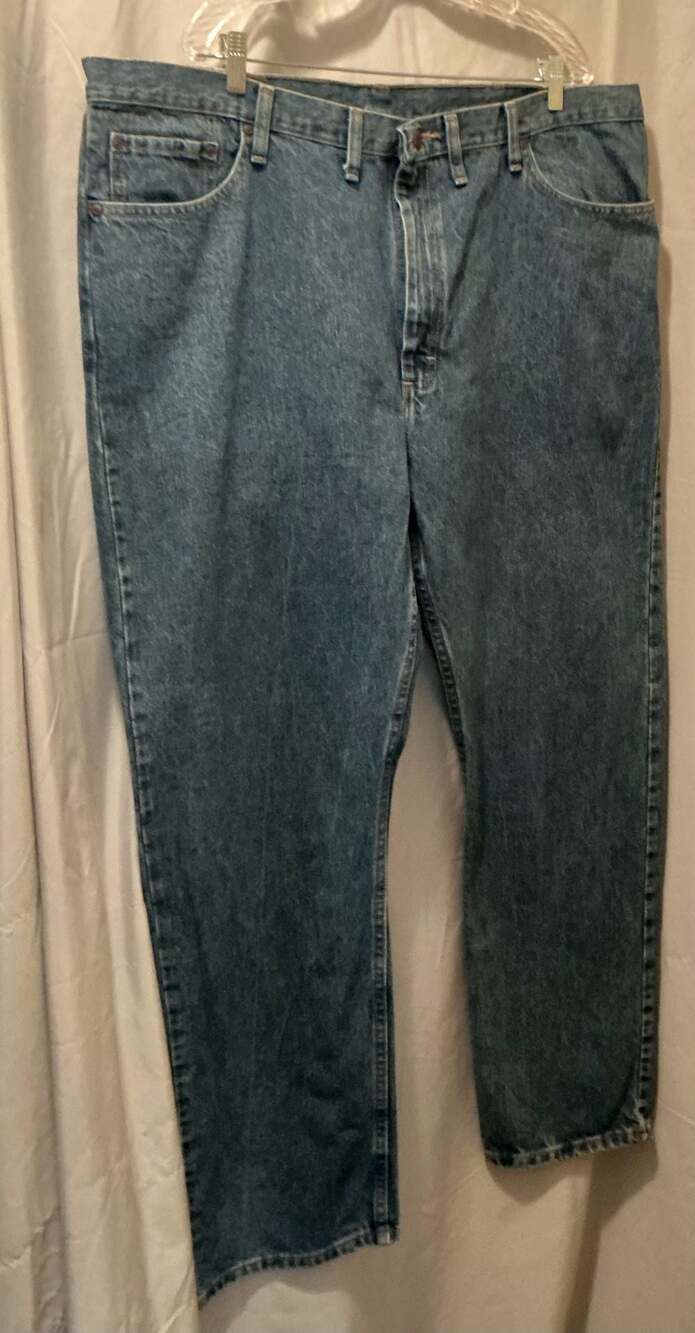Wrangler Premium Quality Relaxed Fit Blue Denim Jeans.   44x32